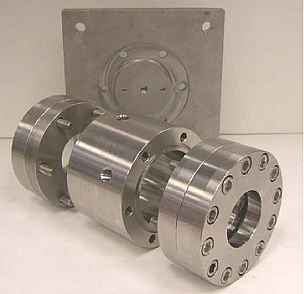 The 2D Chamber can be operated with either one or two 2-inch ID sapphire windows. It contains 6 accessible ports with electrical feed-through wires and optical feed-through. The cell is designed to withstand 30MPa gas pressure. A comprehensive FEM numerical simulation was conducted to verify the design of all components.