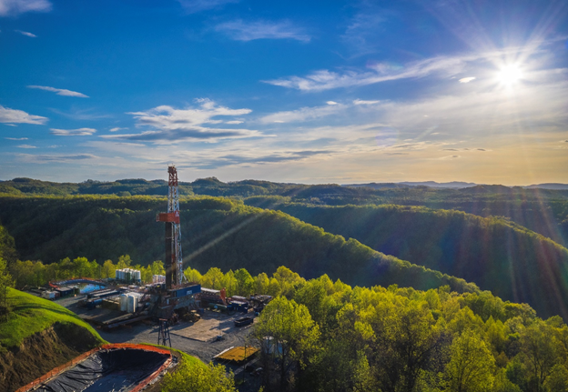 ESUP pad and drilling rig; Wise County, VA (drone photo taken by Brad Deel, EnerVest. Inc.)