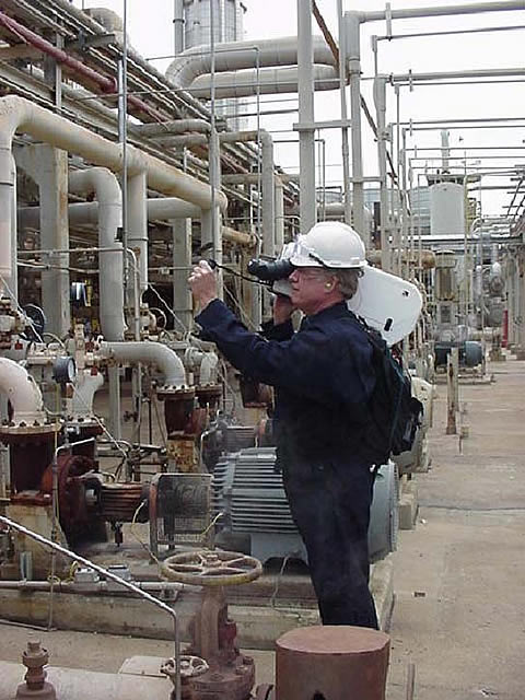 The shoulder-mounted BAGI imager in use at a Texas refinery.