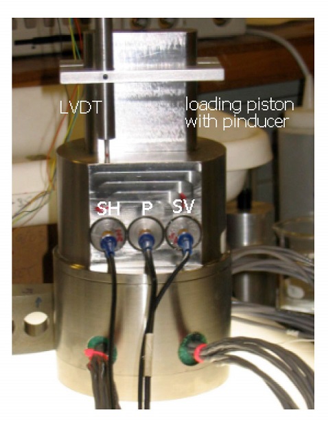 The fully operational ultrasonic phased-array compaction cell.