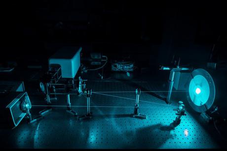 Laboratory experiment in NETL’s Optical Sensors Lab to test Raman spectroscopy for surface temperature measurement in harsh environments.